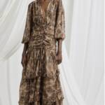 Λεοπαρ καφέ φόρεμα με σουρες και βολάν2