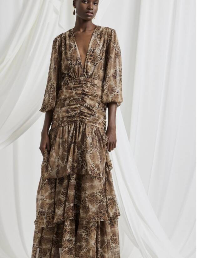 Λεοπαρ καφέ φόρεμα με σουρες και βολάν