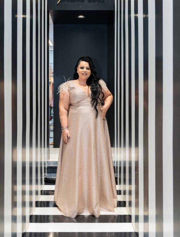 Plus size Μάξι αέρινο φόρεμα με γλίτερ και χοντρή τιράντα για έξτρα στήριξη