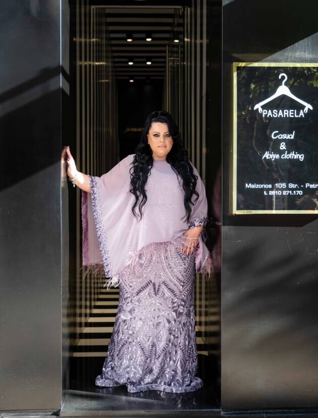 Plus size Μαξι γοργονε φόρεμα ελαστικό από δαντέλα παγιετα5