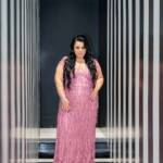 Plus size Μαξι γοργονε φόρεμα σε απόχρωση σάπιο μήλο1 • Pasarela Plus size Μαξι γοργονε φόρεμα σε απόχρωση σάπιο μήλο1