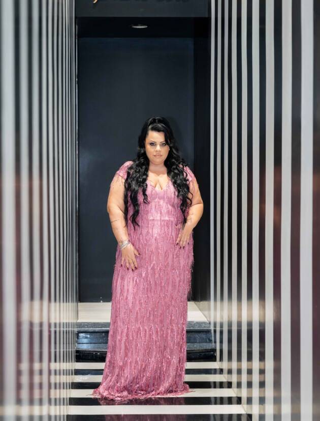 Plus size Μαξι γοργονε φόρεμα σε απόχρωση σάπιο μήλο