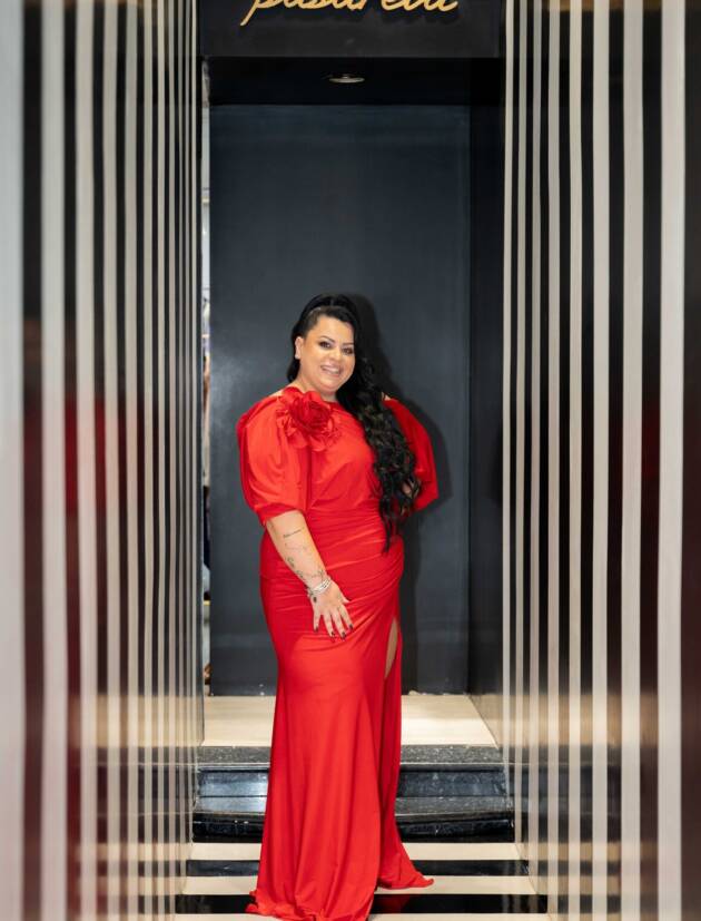 Plus size Μαξι γοργονε φόρεμα σε κόκκινη απόχρωση ελαστικό1