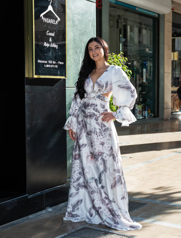 Μάξι αέρινο φλοράλ φόρεμα με ιδιαίτερη πλάτη και ζωνάκι