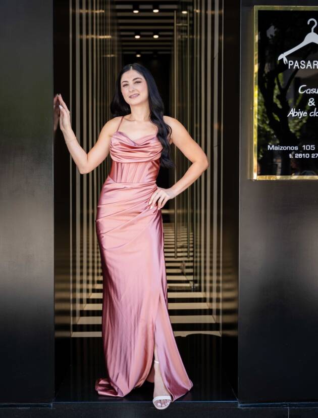 Μάξι ελαστικό γοργονέ φόρεμα με μπούστο κορσέ