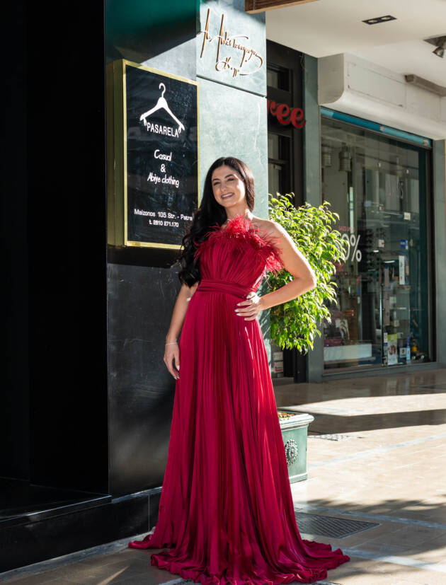 Μάξι πλισέ αέρινο φόρεμα σε απόχρωση κόκκινο στραπλες