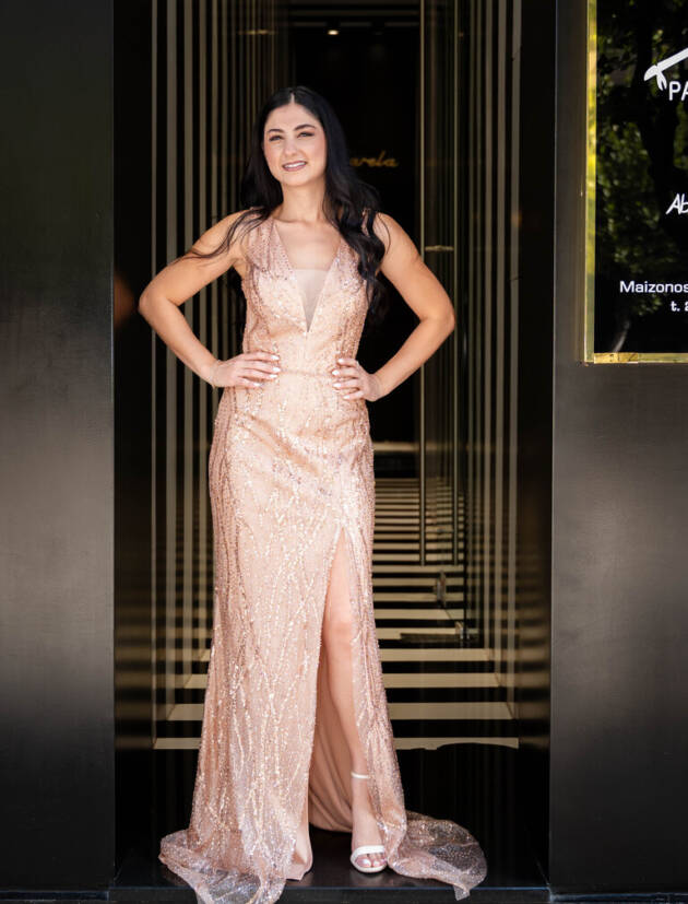 Μάξι χρυσό λαμπερό φόρεμα