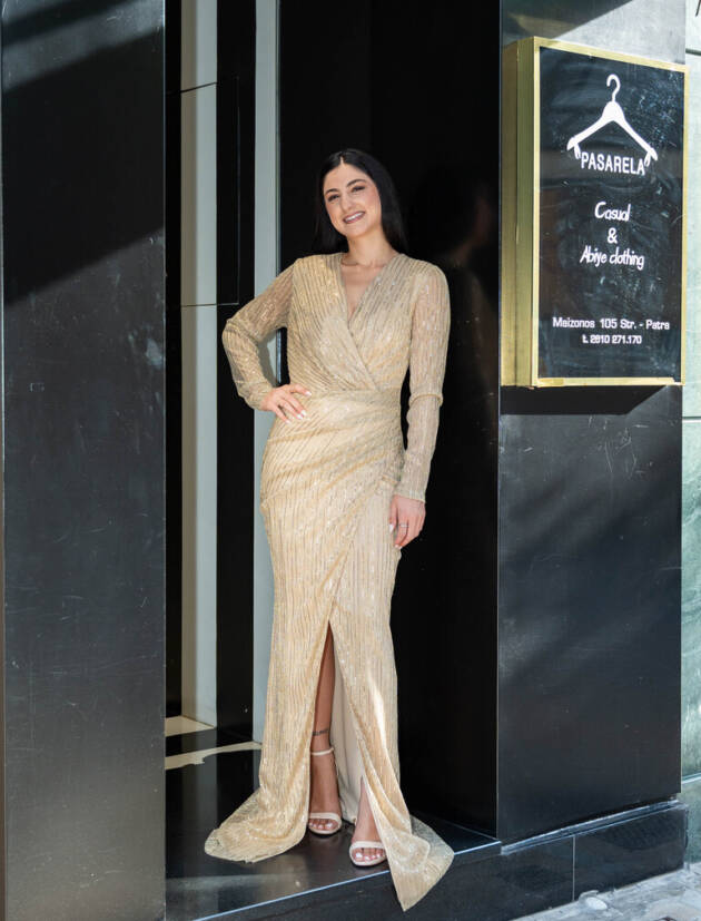 Μάξι χρυσό φόρεμα λούρεξ κρουαζέ με μακρύ μανίκι